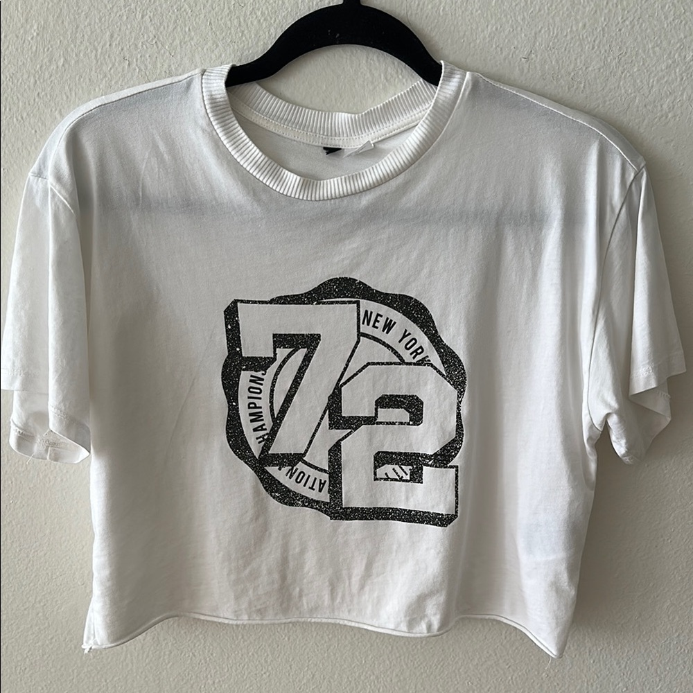 H&M White Graphic Crop Top
